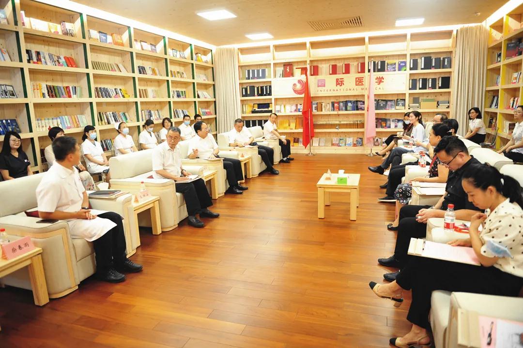 西安國(guó)際醫(yī)學(xué)中心醫(yī)院產(chǎn)科順利通過驗(yàn)收
