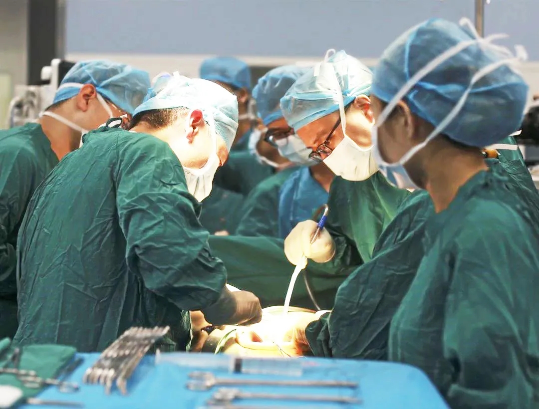 60歲女性，腹圍持續(xù)增大似懷孕10月，原因究竟為何？