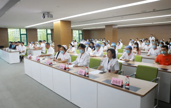 安全用械 守護健康——我院舉辦首屆“急救、生命支持類設(shè)備安全使用月”活動