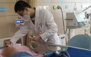 危急重癥、“大白肺” 90%以上恢復(fù)良好，他們?nèi)绾巫龅降模?>
				             </a>
                <div   id=
