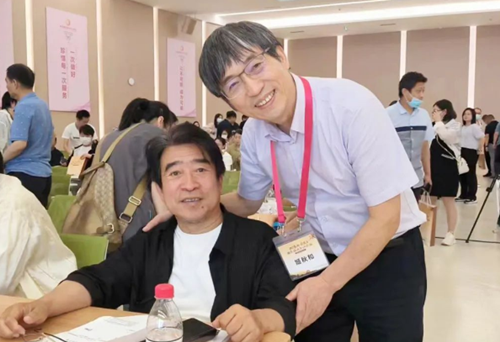 “醫(yī)”往情深15載！一位基層“輪椅”醫(yī)生和醫(yī)學(xué)大咖的故事
